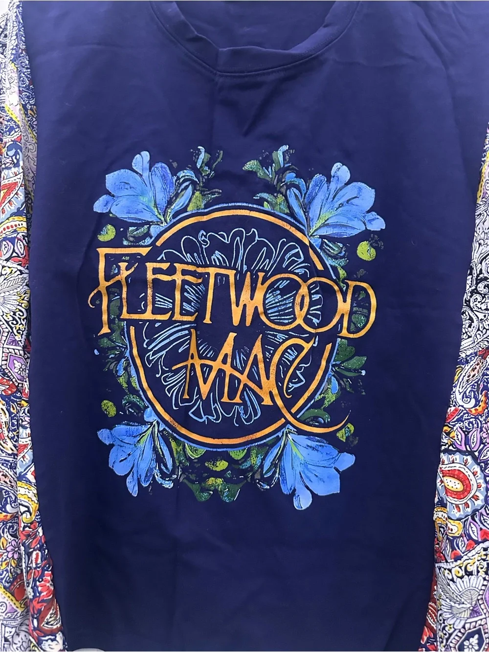 Fleetwood Mac Graphic with Patterned open Sleeves - Navy & Multicolor Size M/L - Picture 3 of 5